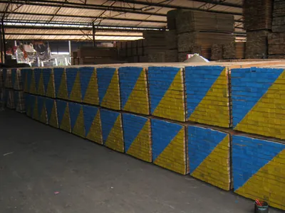 Graded sawn timber stock at the yard — photo 5 of 16