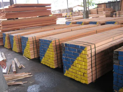 Graded sawn timber stock at the yard — photo 6 of 16