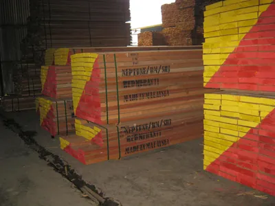 Graded sawn timber stock at the yard — photo 15 of 16