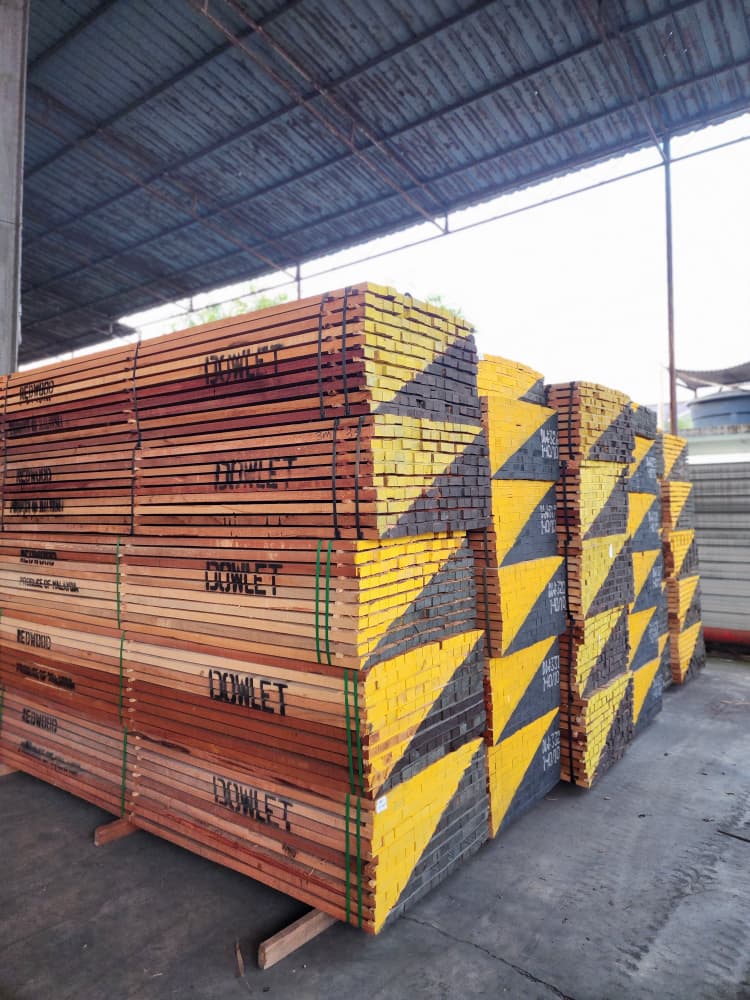 Graded sawn timber stock at the yard — photo 25 of 25