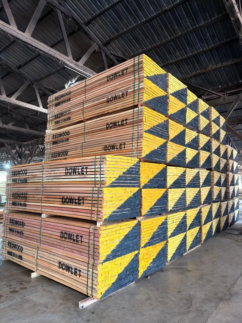 Graded sawn timber stock at the yard — photo 11 of 25